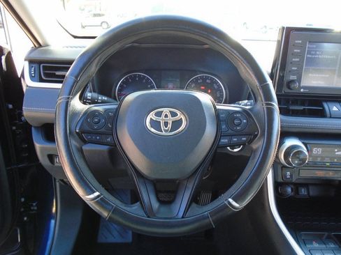 Used 2021 Toyota RAV4 XLE FWD image 15