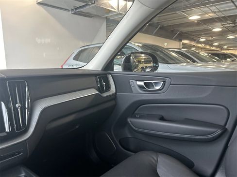 Certified 2025 Volvo XC60 B5 Plus image 24