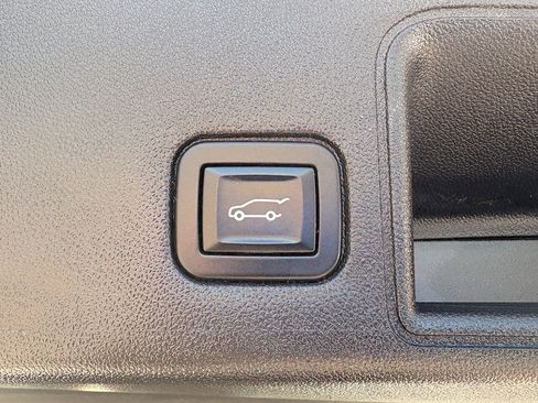 Used 2019 GMC Terrain SLT w/ Preferred Package AWD/4WD image 11