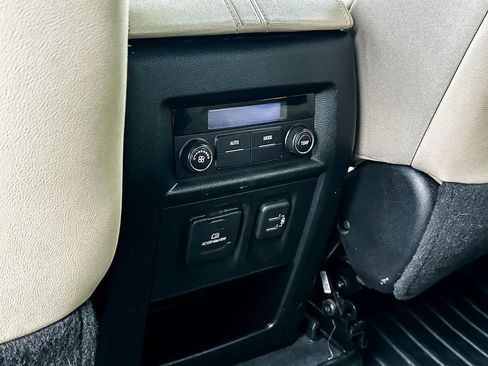 Used 2022 Chevrolet Traverse LT w/ LT Premium Package image 29