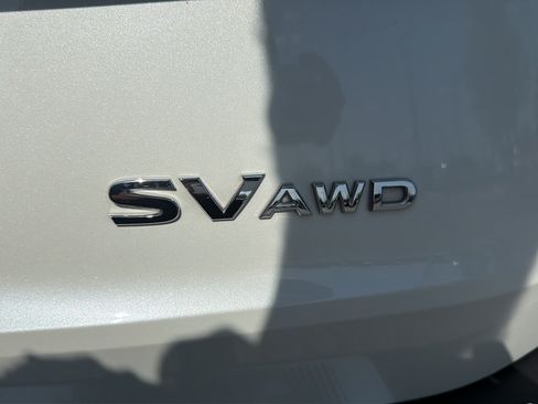 Certified 2022 Nissan Rogue SV w/ SV Premium Package AWD/4WD image 17
