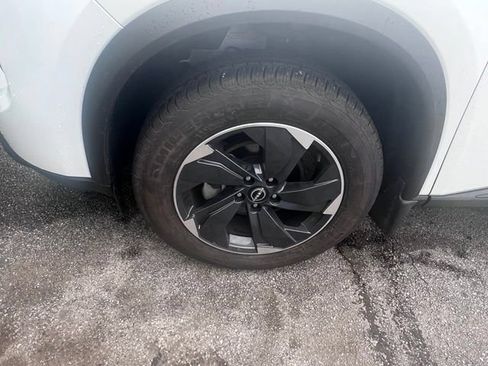 Used 2025 Nissan Rogue SV AWD/4WD image 7