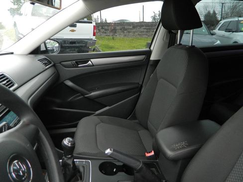 Used 2012 Volkswagen Passat 2.5 S image 13