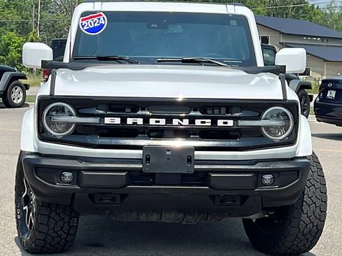 Used 2024 Ford Bronco Outer Banks image 3