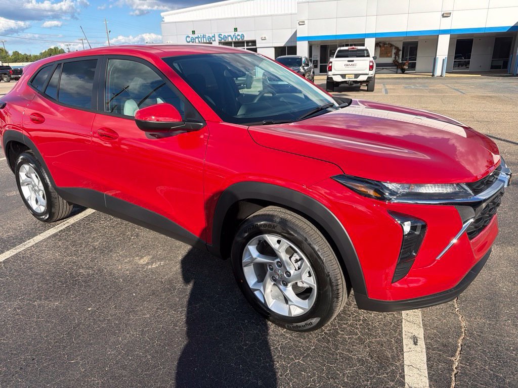 New 2026 Chevrolet Trax LS w/ LS Convenience Package FWD image 5