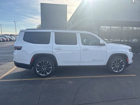 Used 2022 Jeep Wagoneer Series III w/ Premium Group I image 9