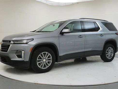 Used 2023 Chevrolet Traverse LT image 4