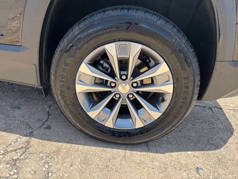 Used 2025 Chevrolet Equinox LT FWD image 29