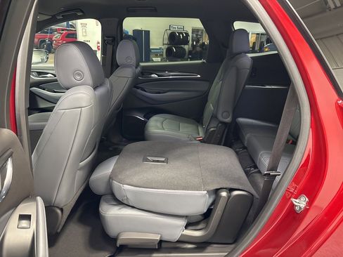 Used 2023 Buick Enclave Essence image 30