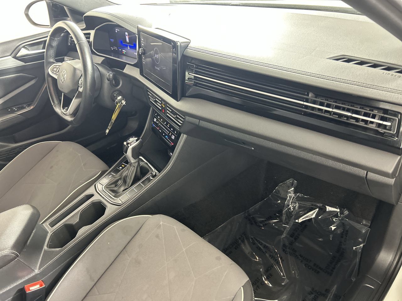 Used 2025 Volkswagen Jetta Sport FWD image 27