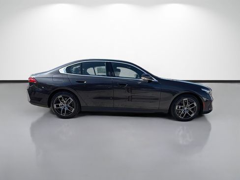 New 2027 BMW 530i w/ Premium Package RWD image 2