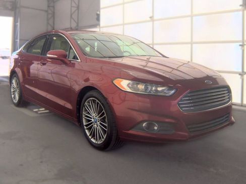 Used 2013 Ford Fusion SE FWD image 3