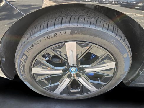 Used 2024 BMW iX xDrive50 w/ Sport Package AWD/4WD image 9