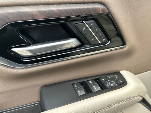 Certified 2025 GMC Yukon XL Denali w/ Sun & Power Step Package image 15