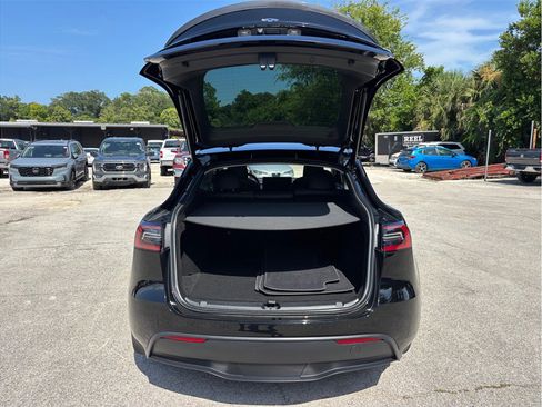 Used 2023 Tesla Model Y Long Range AWD/4WD image 41