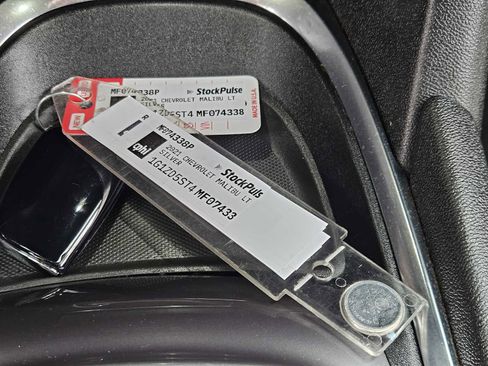 Used 2021 Chevrolet Malibu LT image 33