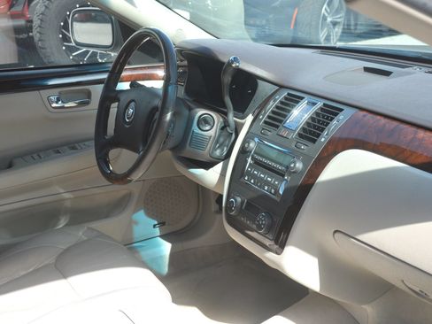 Used 2008 Cadillac DTS FWD image 22