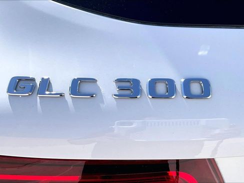 Used 2022 Mercedes-Benz GLC 300 image 8