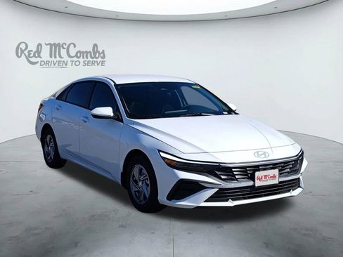 New 2026 Hyundai Elantra SE FWD image 7