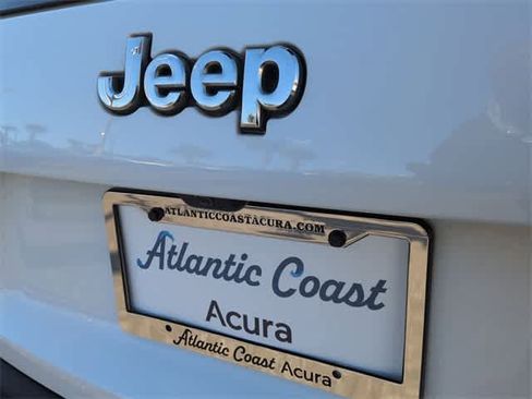 Used 2019 Jeep Cherokee Limited w/ Luxury Group image 12