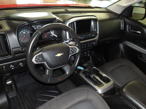 Used 2017 Chevrolet Colorado LT AWD/4WD image 9