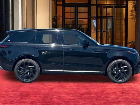 New 2025 Land Rover Range Rover Sport SE image 9