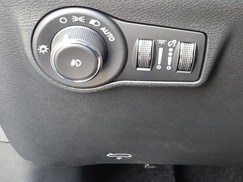 New 2026 Jeep Compass Latitude image 26