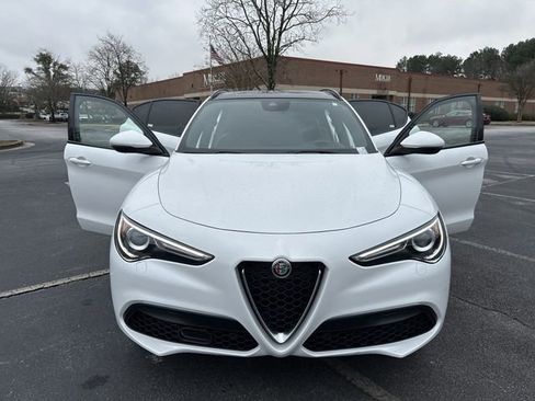 Used 2023 Alfa Romeo Stelvio Ti image 22