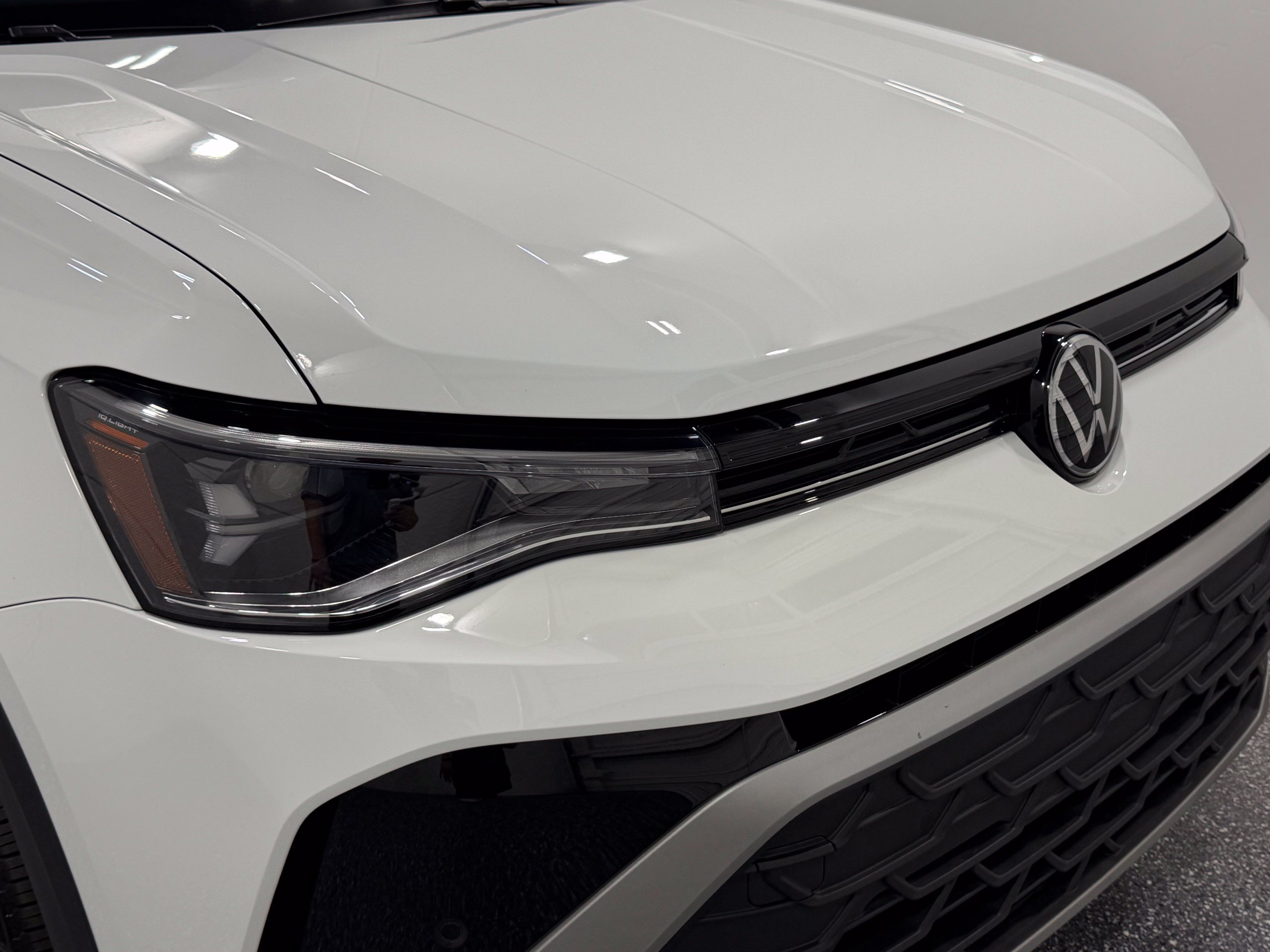 Certified 2025 Volkswagen Taos SE FWD image 18