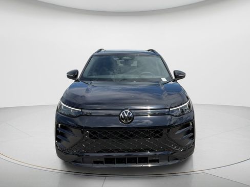 New 2026 Volkswagen Tiguan SE R-Line FWD image 3