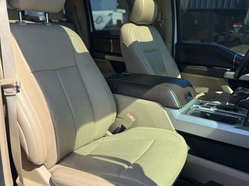 Used 2019 Ford F150 Lariat image 12