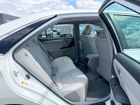 Used 2015 Toyota Camry XLE w/ Moonroof Package image 26