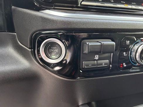 Used 2025 GMC Sierra 3500 SLT w/ SLT Premium Package image 29