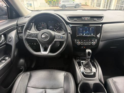 Used 2020 Nissan Rogue SL FWD image 11