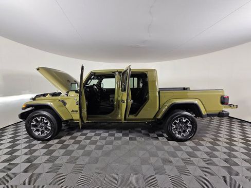 New 2026 Jeep Gladiator Sport AWD/4WD image 17