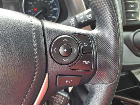 Used 2017 Toyota RAV4 LE image 18