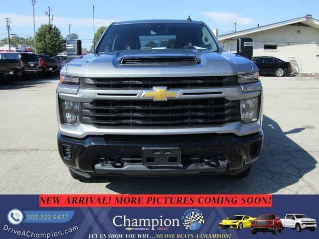 Used 2025 Chevrolet Silverado 2500 Custom w/ Custom Value Package AWD/4WD image 2