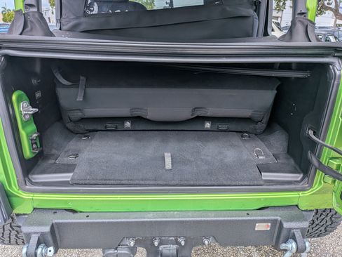 Used 2018 Jeep Wrangler Sport AWD/4WD image 12