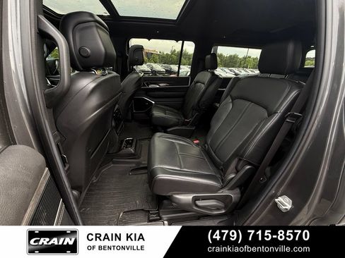 Used 2022 Jeep Wagoneer Series III w/ Premium Group I AWD/4WD image 24
