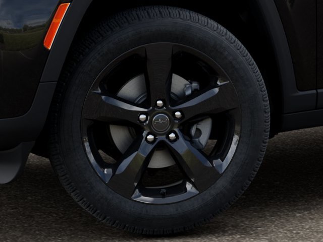 New 2027 Jeep Grand Cherokee Limited RWD image 8