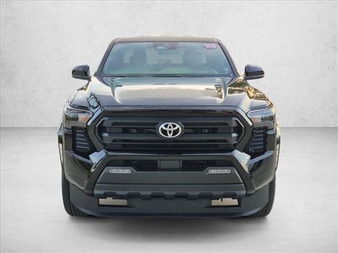 Certified 2025 Toyota Tacoma SR5 AWD/4WD image 2
