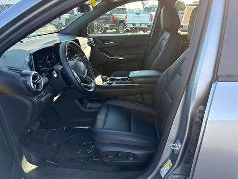 Used 2026 Chevrolet Equinox LT w/ Convenience Package II AWD/4WD image 11