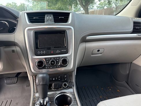 Used 2015 GMC Acadia SLT FWD image 18