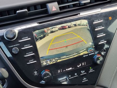 Used 2019 Toyota Camry XSE image 16