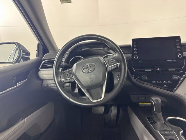 Used 2021 Toyota Camry XLE FWD image 14