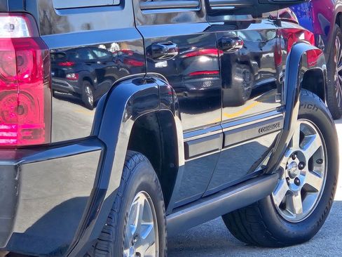 Used 2007 Jeep Commander Sport image 20