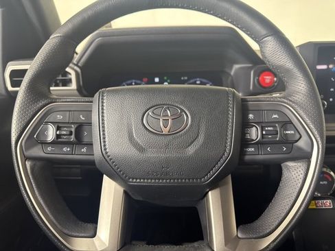 Used 2025 Toyota 4Runner TRD Off-Road image 19