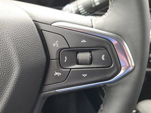 Used 2025 Chevrolet Trax ACTIV FWD image 15