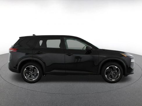 Used 2025 Nissan Rogue SV FWD image 10