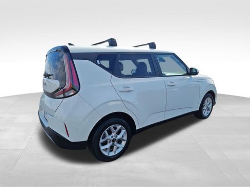 Used 2023 Kia Soul LX w/ LX Technology Package FWD image 5